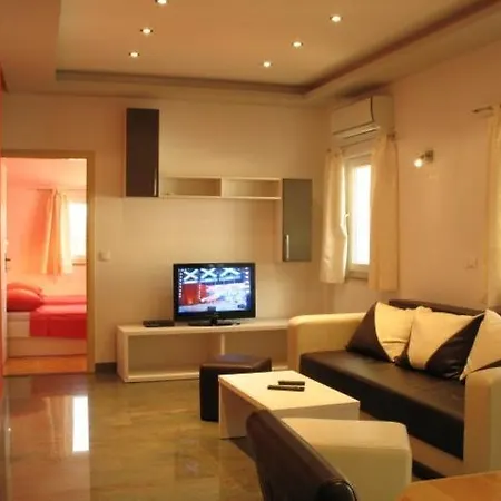 Deluxe Center