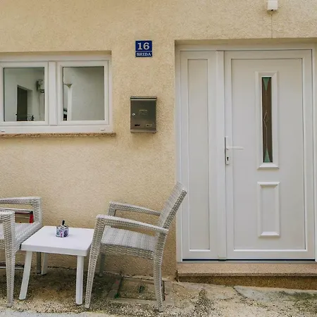 Deluxe Center Apartment Baska Voda