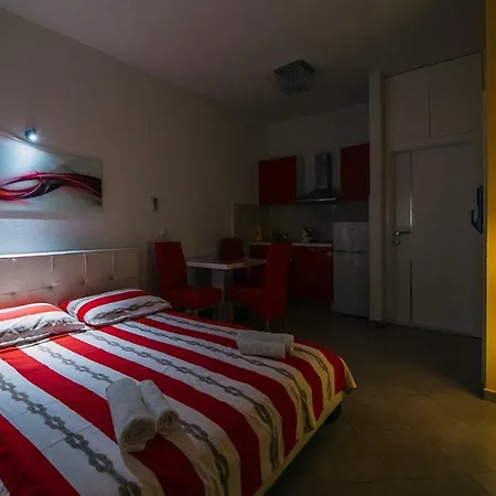 Deluxe Center Apartment