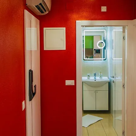 Deluxe Center Apartment
