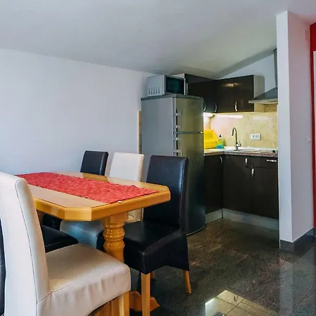 Deluxe Center Apartment *