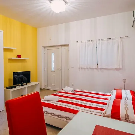Deluxe Center Baska Voda