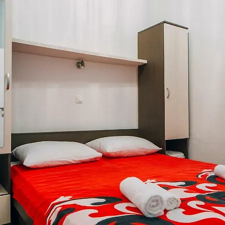 Deluxe Center Apartment
